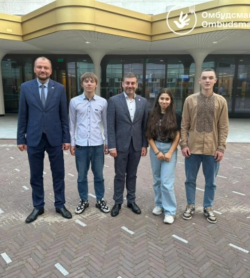 Дівчинка з Харківщини приїхала до Гааги, щоб дати свідчення про злочини росіян
