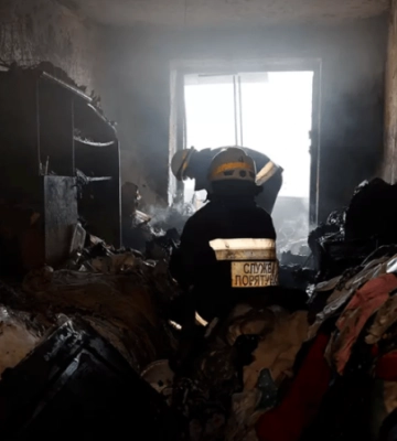 У Дніпрі загорілась квартира в дев’ятиповерхівці: постраждала жінка (відео)
