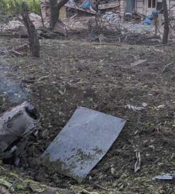 У Хмельницькій області внаслідок нічної атаки РФ пошкоджені будинки, підприємство та залізнична колія