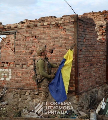 Над недавно деоккупированной Андреевкой в районе Бахмута водружен украинский флаг