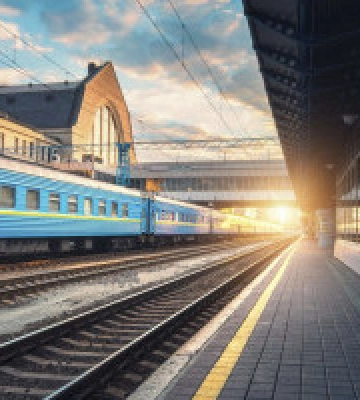 Укрзалізниця змінила маршрути 12 поїздів через ремонт колії Надвірна – Делятин