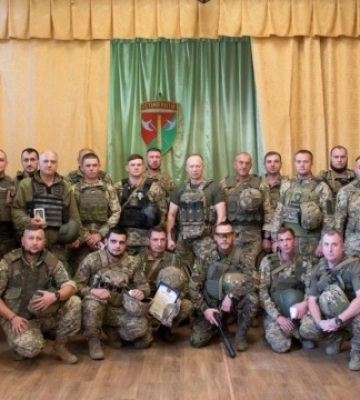 Сирський нагородив артилеристів, які воюють на Бахмутському напрямку