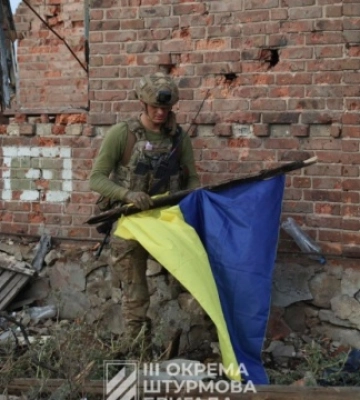 У Генштабі показали, як бійці Третьої штурмової бригади підняли прапор над Андріївкою