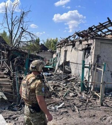 Ворог обстріляв Авдіївку та околиці Торецька, є жертви, пошкоджено будинки. ФОТОрепортаж