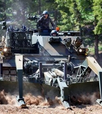 Південна Корея відправляє на допомогу Україні найбільше бойового обладнання за весь час