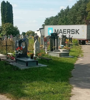 Вантажівка заїхала на кладовище: винуватець ДТП на Волині відшкодує збитки родинам померлих