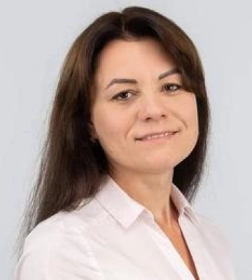 Депутати Полтавської міськради нарешті відпустили депутатку від Слуг Марину Пілатову