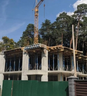 Міська ДАБК звернулась у прокуратуру, щоб зупинити незаконне будівництво ЖК у Брюховичах