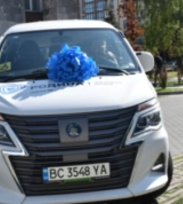 Луцька громада отримала електробус для надання соціальних послуг