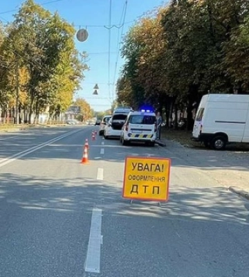 У Чернігові сталася ДТП: легковик наїхав на 6-річну дитину, дівчинка травмувалася
