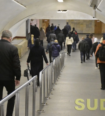 Киевлянина оштрафовали на 119 гривен за приставание к женщине в метро