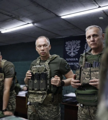 Під Бахмутом тривають запеклі бої. Ворог намагається контратакувати та повернути втрачені позиції, але безуспішно, – Сирський