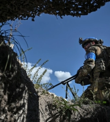 На фронті відбулося понад 20 боєзіткнень, майже 10 атак ворога ЗСУ відбили в районі Мар&#039;їнки, - Генштаб