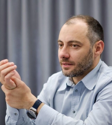 В Украину направляются первые гражданские суда с начала войны