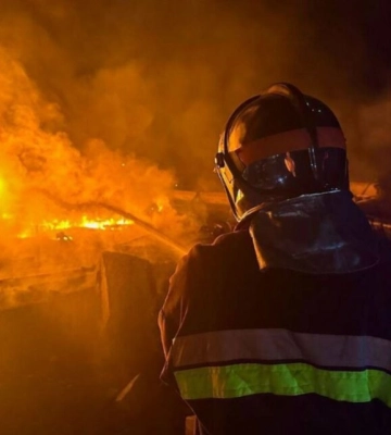 Дрони атакували Львів:у місті пожежа, з-під завалів дістали людину