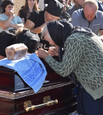 Повернувся додому на щиті через півтора року: на Волині поховали Героя Ярослава Даниліка