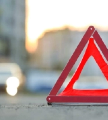 Потрійне ДТП: На Тячівщині зіткнулися автівка, мікроавтобус та віз
