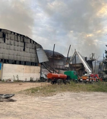 Садовий оприлюднив вражаючу суму збитків від удару шахедів по складах у Львові