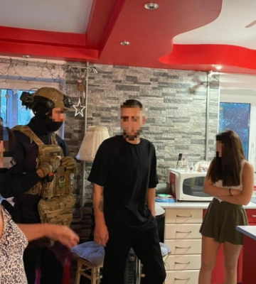 Займалися збутом наркотиків із мільйонними оборотами: в Києві викрили злочинну групу