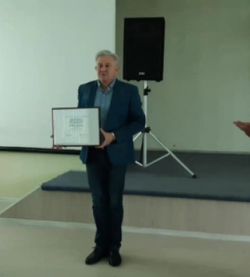 Директор Чернівецького ліцею №2 отримав грамоту від Залужного