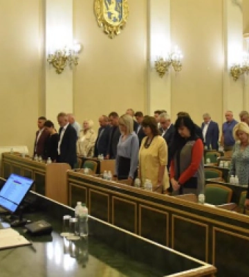 На сьогоднішній позачерговій сесії ЛОР розглянуть питання бюджету та галузі охорони здоров’я