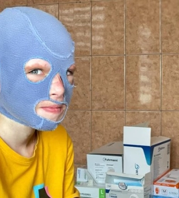 Год лечился заграницей. В Украину вернулся 8-летний мальчик, который получил 45% ожогов тела в результате ракетной атаки РФ&amp;hellip;