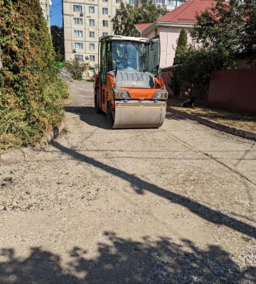 У Черкасах асфальтують “глухий” шматок вулиці за 700 тисяч гривень