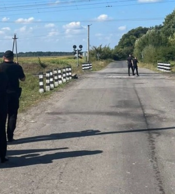 Поліцейські розслідують обставини загибелі 16-річної студентки внаслідок наїзду потяга на Львівщині
