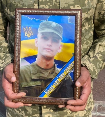 Роменська громада провела в останню путь захисника України Сергія Залуцького