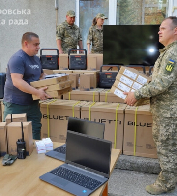 Допоможе у спостереженні за ворогом: Дніпро передав оборонцям чергову велику партію техніки