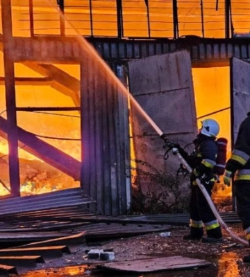 ДСНС ліквідувала у Львові наслідки ворожого удару «Шахедами»