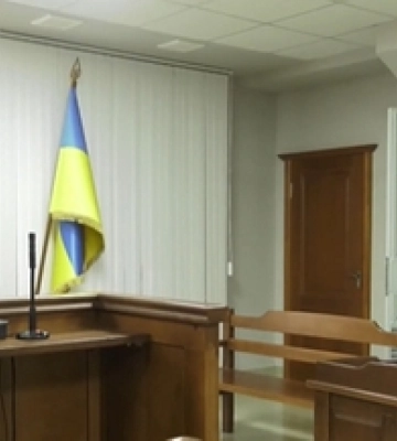 Не показувати докази: як судять луцького поліцейського за шантаж вебкам-моделей (відео)