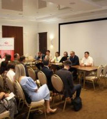 Від допомоги — до спільної роботи