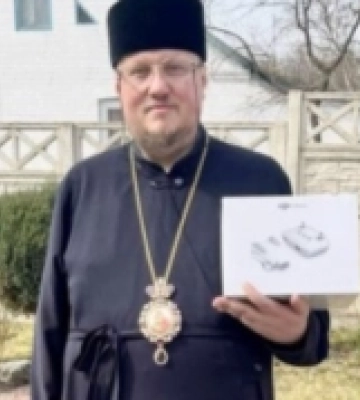 Архієпископ Володимирський і Нововолинський Матфей отримав від Залужного нагрудний знак «За сприяння війську»