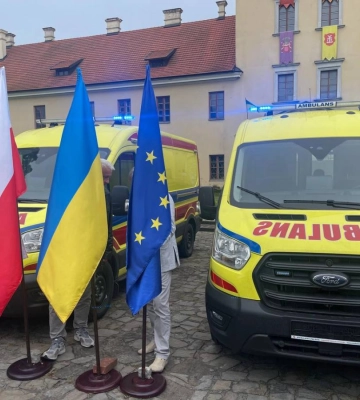 Медичне обладнання та карета &quot;швидкої&quot; від Польщі вже на Рівненщині