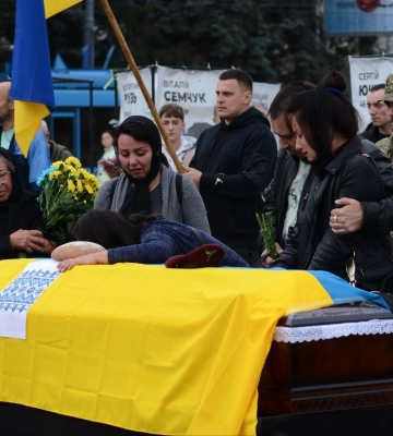 Рівне плаче за воїном, який загинув поблизу Бахмута (ФОТО)