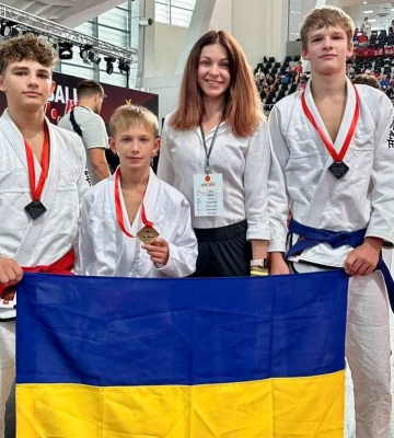 Рівненські спортсмени везуть золоті та срібні медалі з Чорногорії