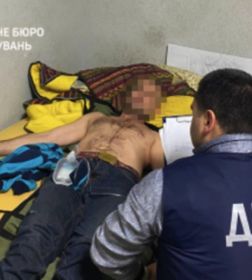 Двох працівників військкомату Самбору затримали за катування військовозобов’язаного