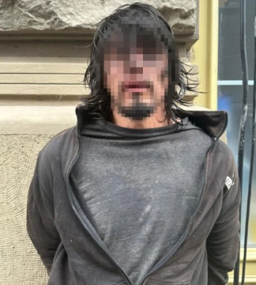 Бив жінок ножем на вулицях у Львові