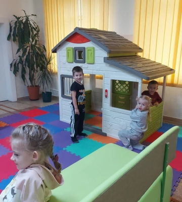 У Чернівецькій дитячій поліклініці благодійники облаштували ігрову зону