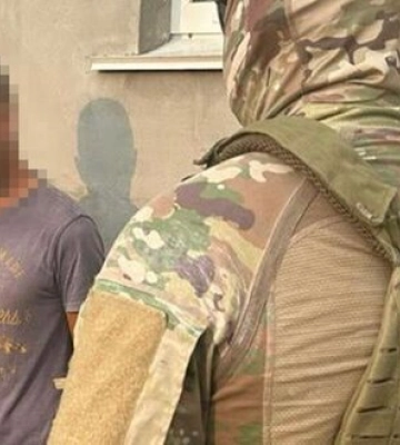 Рекетира, який вимагав майже 800 тис. грн у родини загиблого воїна та погрожував убивством, затримано в Черкасах, - СБУ. ФОТОрепортаж
