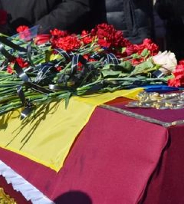 Горішні Плавні попрощалися з двома воїнами, які полягли на війні з окупантами