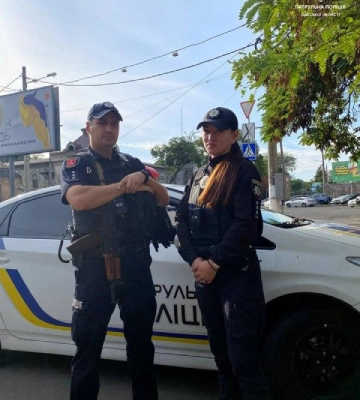 В Одесі патрульні відшукали дітей, які блукали містом декілька діб
