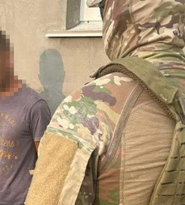 На Черкащині затримали чоловіка, який вимагав гроші з родин загиблих воїнів ЗСУ