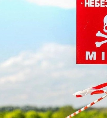 На Київщині автівка натрапила на міну, водій загинув