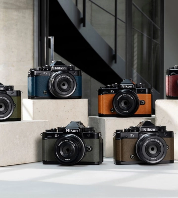 "Бездзеркалка" в ретро-стилі: Nikon представила повнокадрову камеру Zf (ФОТО)