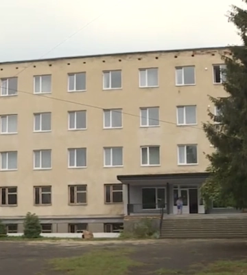 До реконструйованої за підтримки Угорської Екуменічної служби допомоги будівлі поселилися перші ВПО