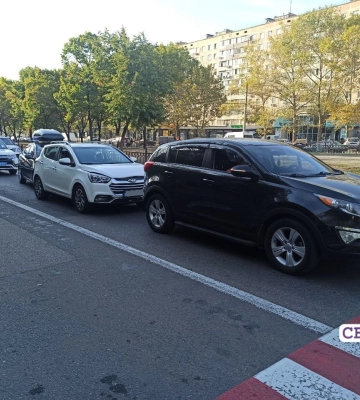 У Миколаєві зіткнулися три автомобілі
