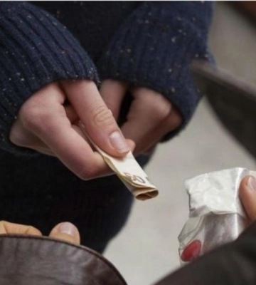 Намагалась пронести наркотики в колонію: уродженку Запоріжжя на Волині засудили до 6 років позбавлення волі