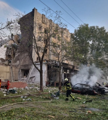Окупанти атакували Черкаси: п&#039;ятеро людей травмовано, одна - під завалами